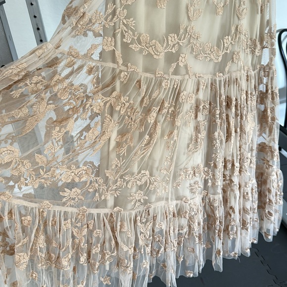 Tolani Relle Dress Beige Medium New - Picture 11 of 12